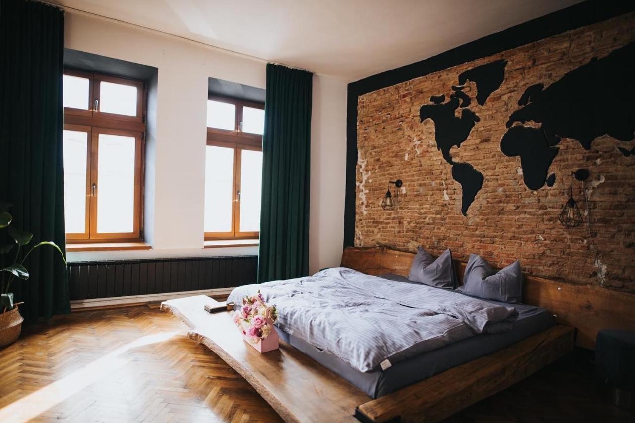 World Studio Sibiu Luaran gambar