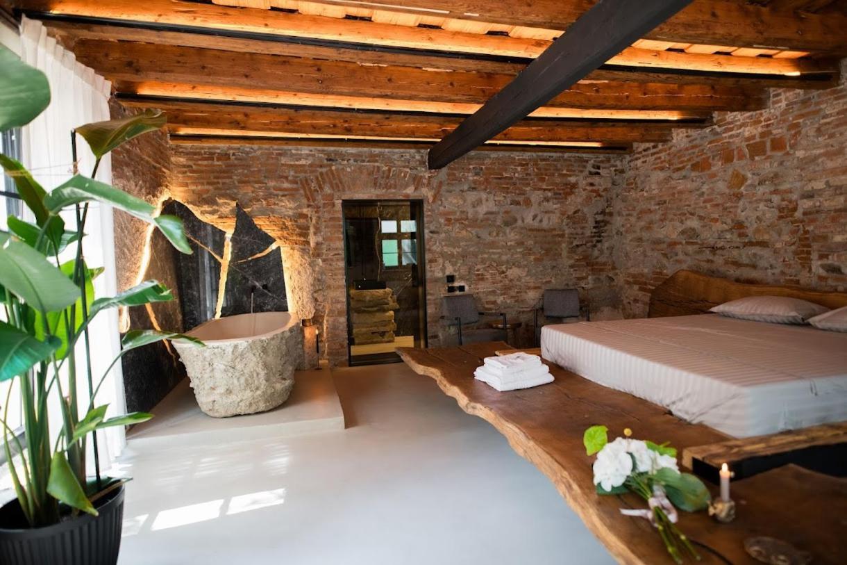 World Studio Sibiu Luaran gambar